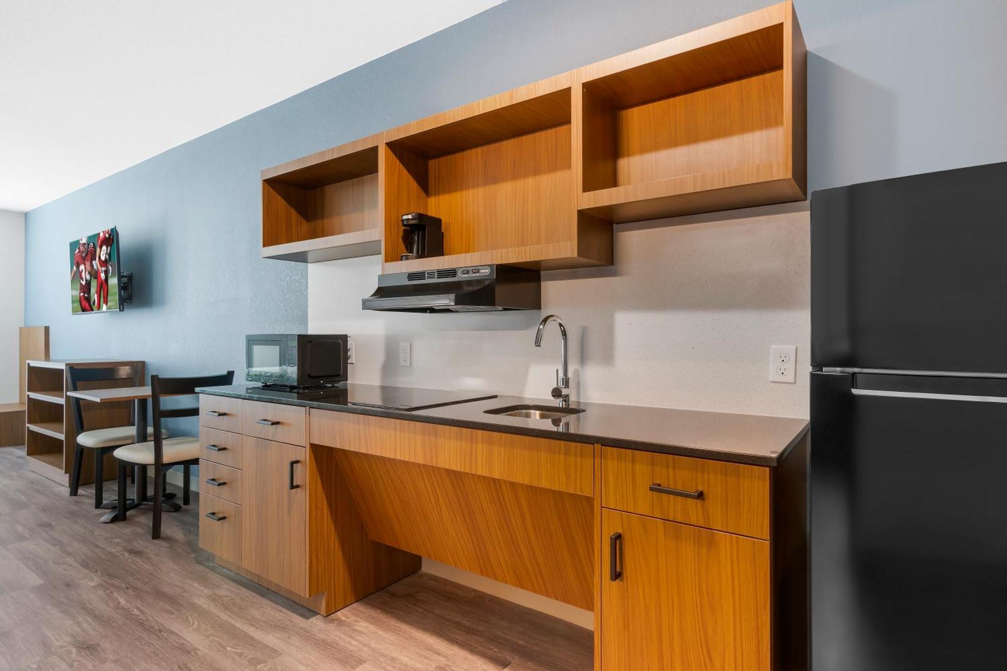 Hometowne Studios By Red Roof Tampa - Airport West Chase Bagian luar foto