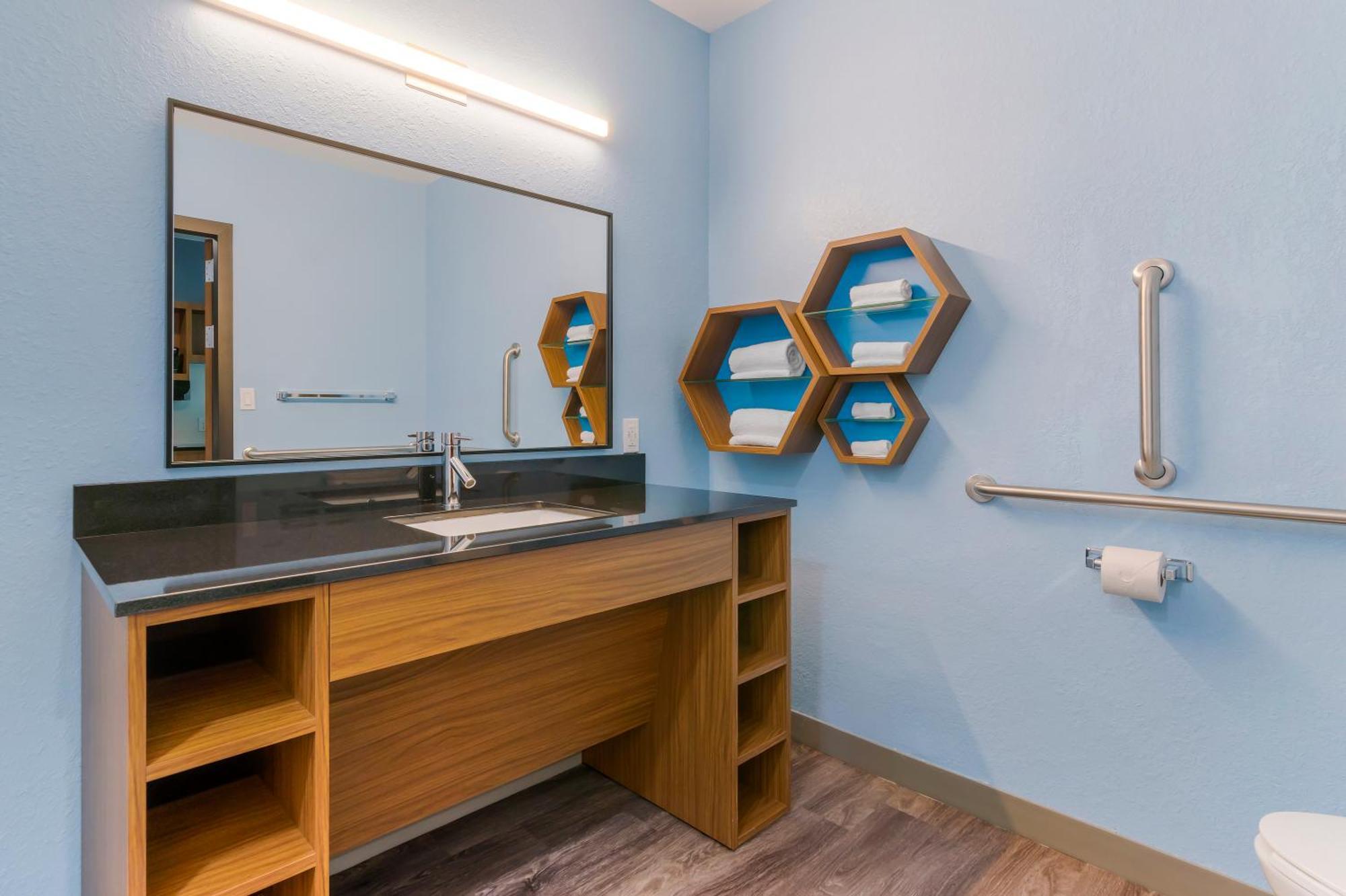 Hometowne Studios By Red Roof Tampa - Airport West Chase Bagian luar foto